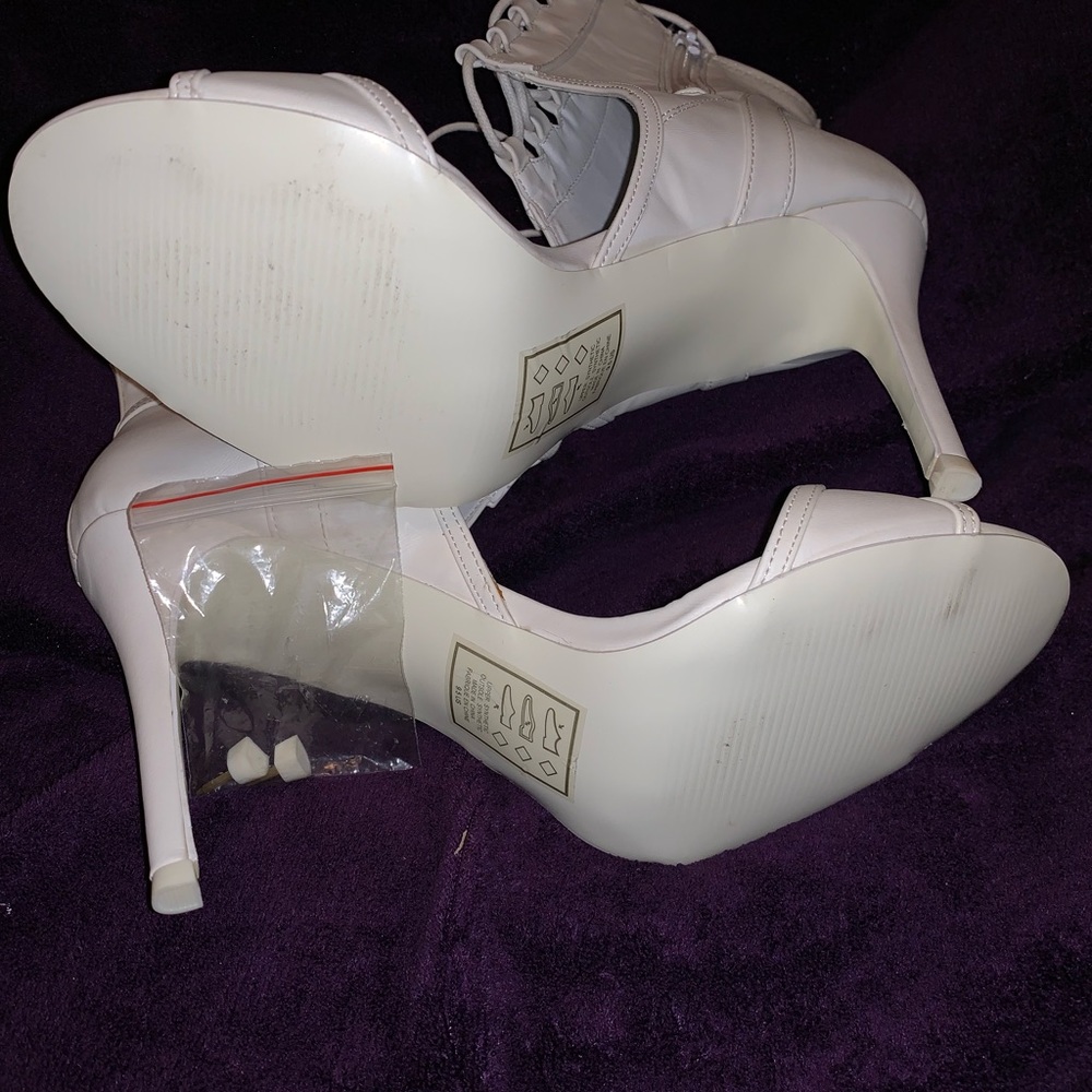 Heels - Picture 2 of 3